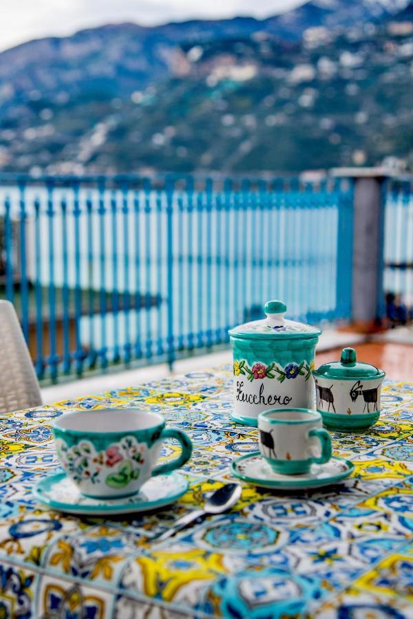 Апартаменты A Terrace On The Sea Майори Экстерьер фото